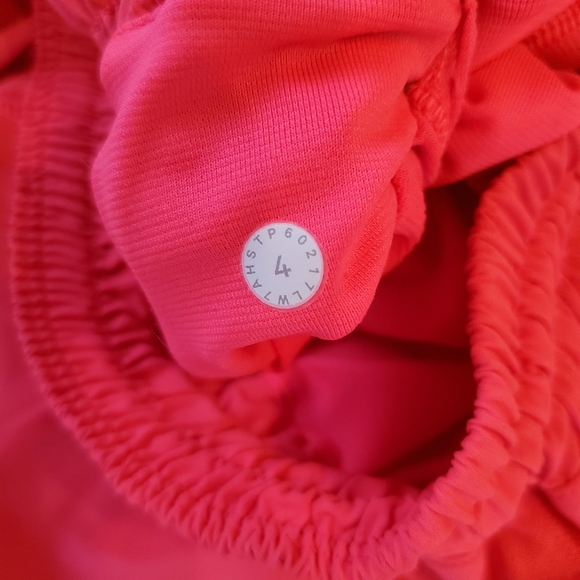 Lululemon Athletica Pink LR Hotty Hot 4in Shorts - Picture 6 of 6